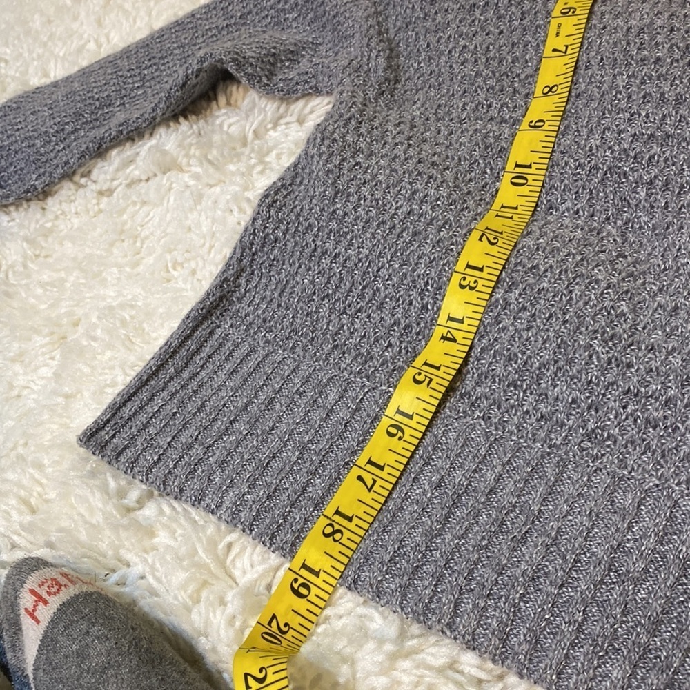NWT MORAL FIBER GREY GRAY LONG SLEEVE CREWNECK SWEATER  Size M Excellent… - Picture 8 of 12